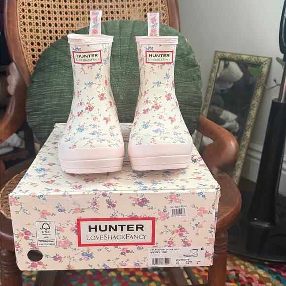 NIB LoveShackFancy x Hunter Sunrise Confetti Bloom Floral Short Play Rain Boots - Picture 5 of 8